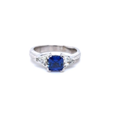 18KW Tanzanite & Diamond Ring