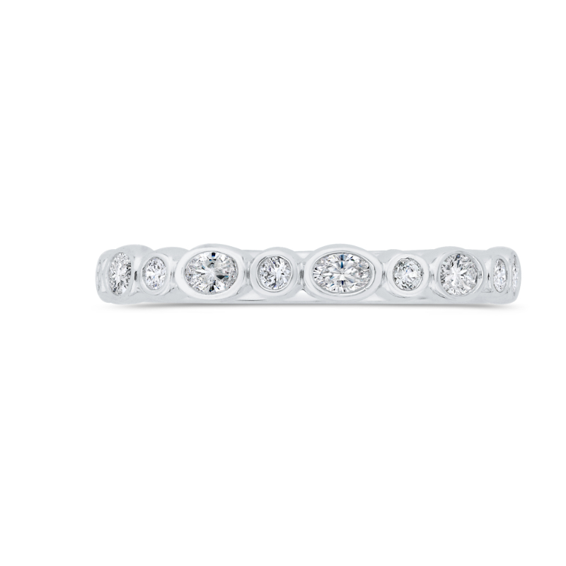 18K White Gold Oval and Round Diamond Wedding Band